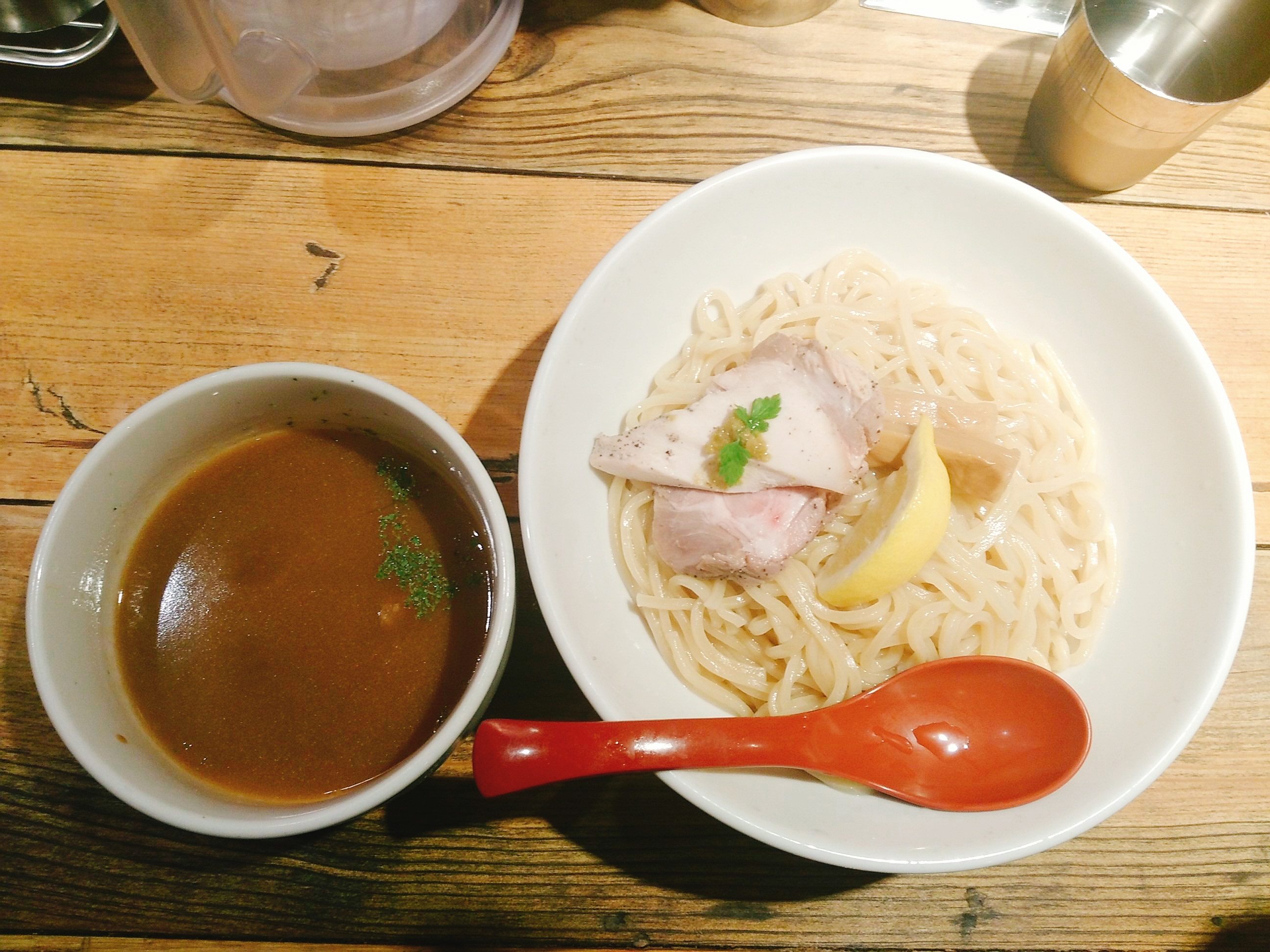 西新宿は愛の貧乏脱出大作戦で有名な麺屋翔に行ってきた